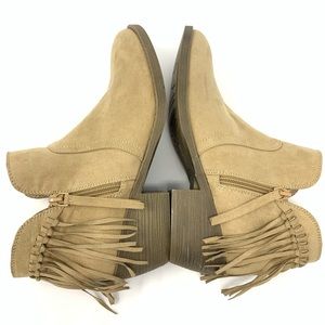American Eagle Tan Suede Fringed Booties Size 9